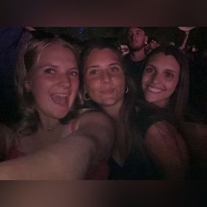 Meet your Posher, Avery